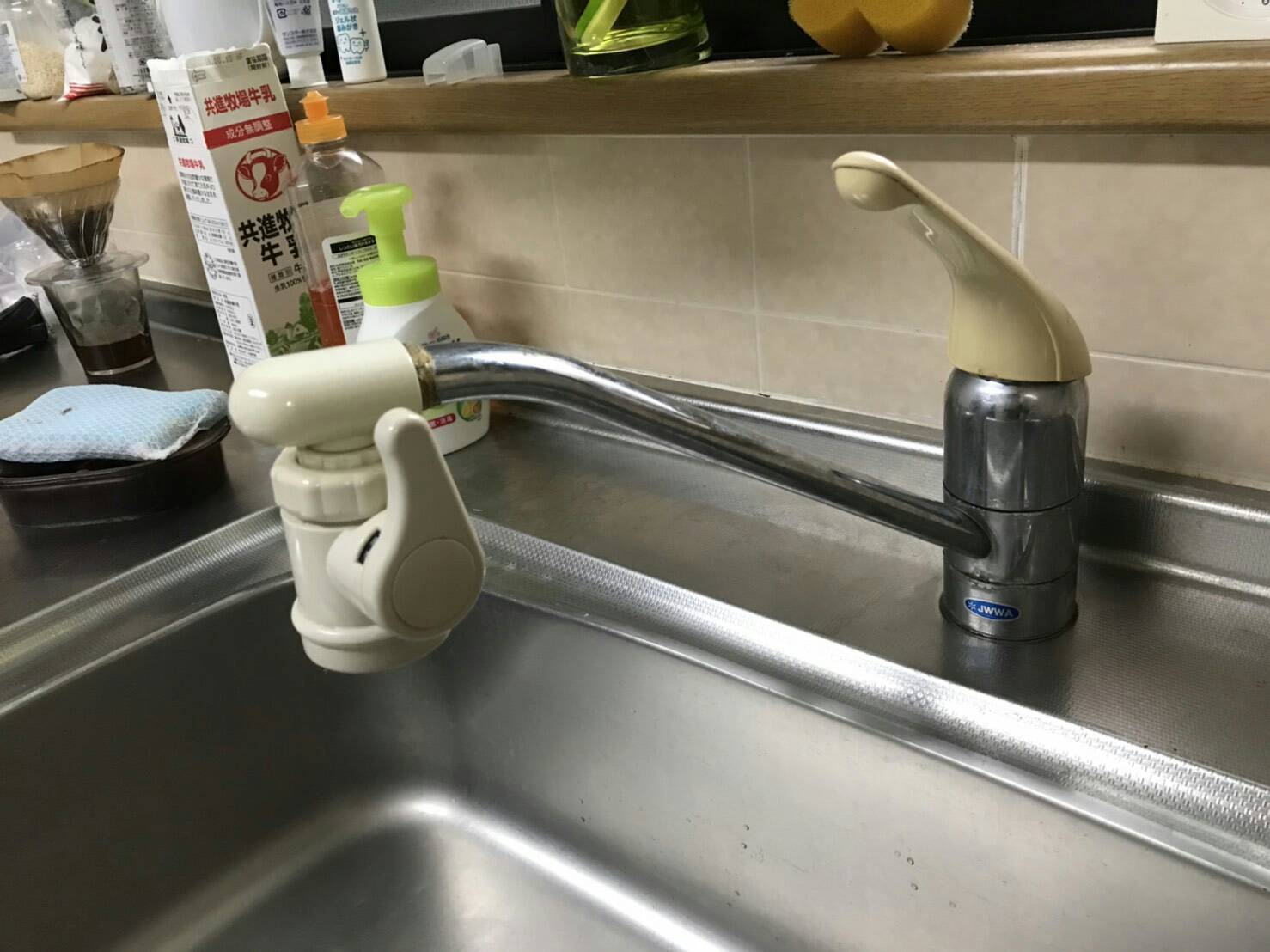 姫路市のお客様からキッチンの水漏れのご依頼を頂きました。