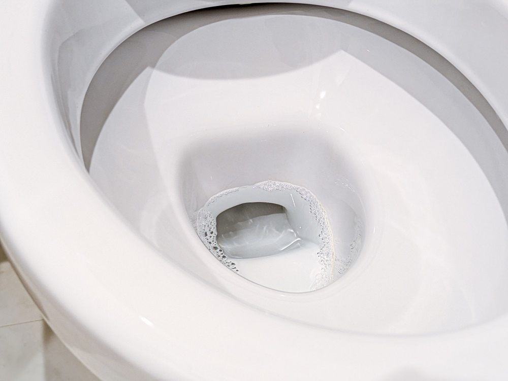 トイレがつまったが少しずつ流れる?原因と対処法