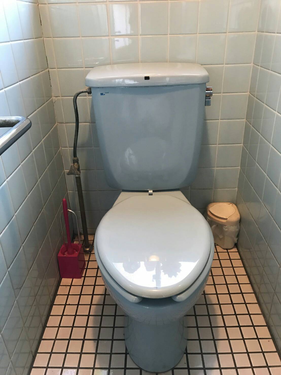 姫路市のお客様からトイレ水漏れ修理のご依頼を頂きました。