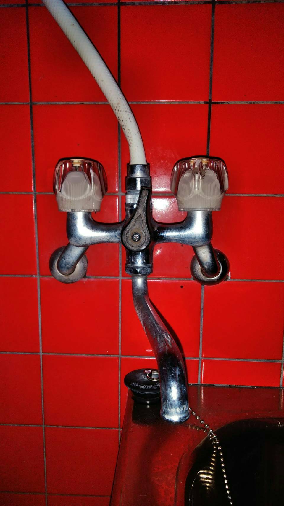姫路市のお客様からお風呂水道水漏れのご依頼を頂きました。
