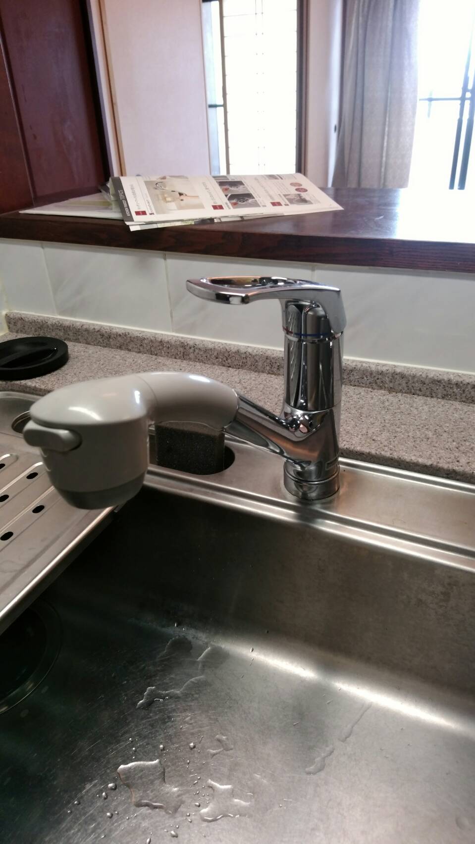 姫路市のお客様からキッチン水漏れ修理のご依頼を頂きました。